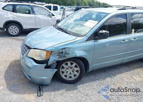 2010 Chrysler Town & Country Lx from USA, damaged, VIN 2A4RR4DE3AR142841